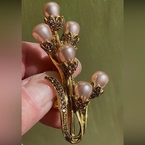 Vintage Champagne Pearl Floral Brooch Pin – Gold Tone